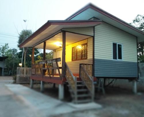 Wang Sam Mo House | Cozy Haven at บ้านกลางไพร, Ideal for Families & Pets