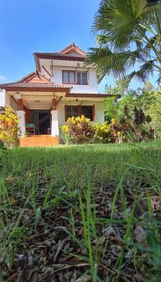Thung Yai House | Inviting Home Stay at บ้านเขียมเลียบคลอง for Families & Pets