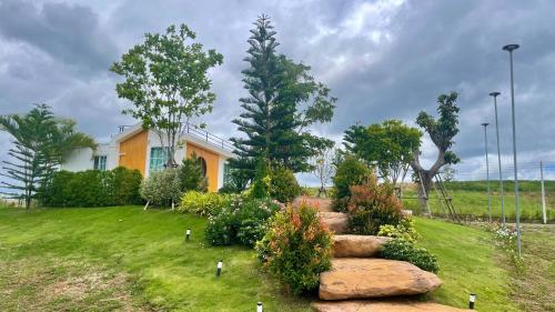 Wang Nam Khiao Villa | Family-Friendly Escape at บ้านไร่ฟ้าสวยวังน้ำเขียว