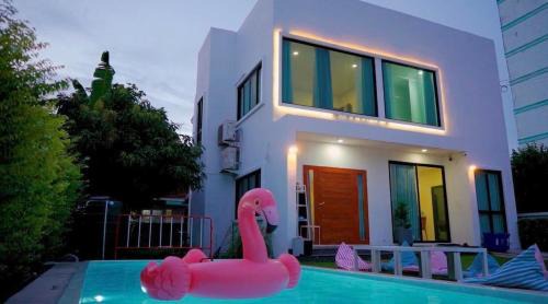 Bang Na Villa | Inviting Pool Villas in Udomsuk, Bangkok with Hot Tub Access