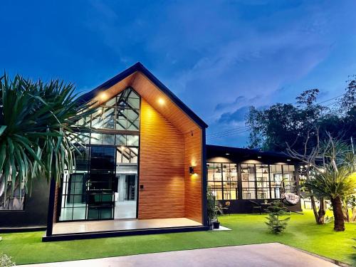 Ban Pong Villa | Relaxing Pool Villa @ Ratchaburi with Oceanfront Views