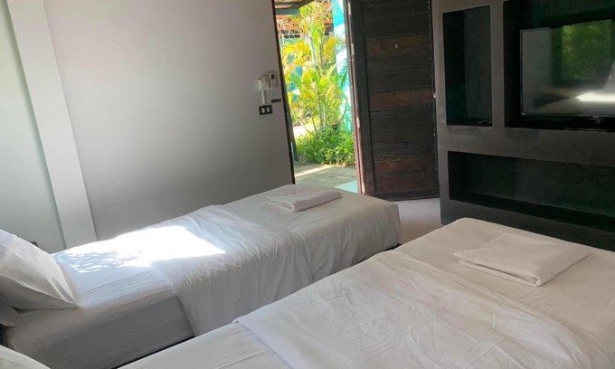 Sisaket House | Family-Friendly Retreat at ยูสีเกด รีสอร์ท with Pool