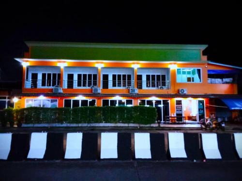 Ranong Hotel | Discover Relaxation at Lukjapong Home with Ocean Views
