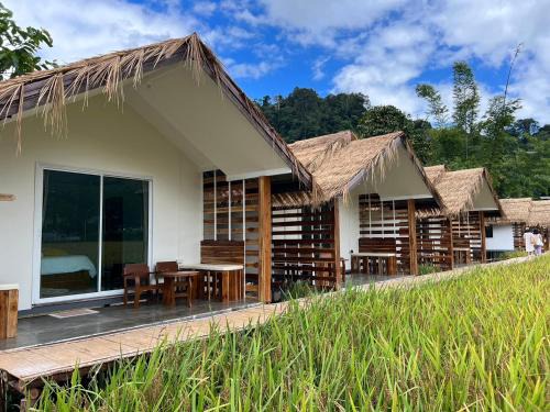 Bo Kluea House | Discover Sapan Dee View: Family-Friendly Retreat in Nan