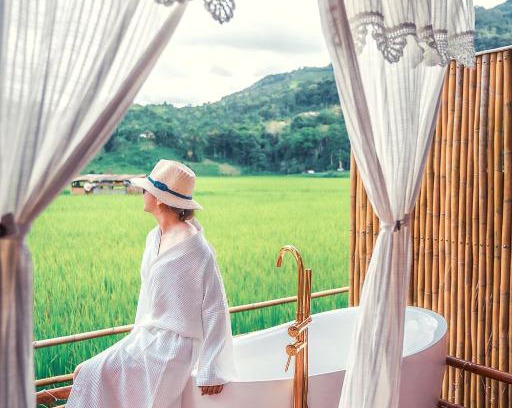 Bo Kluea Hotel | Relax at Sapan Klang Na Cafe: Family-Friendly Getaway