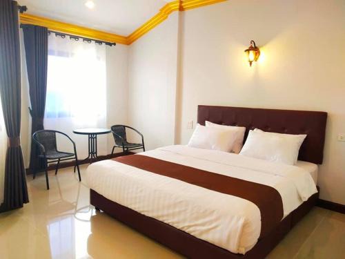 Chaiprakarn Hotel | Comfortable Stay at Anton Place with Hot Tub & Breakfast