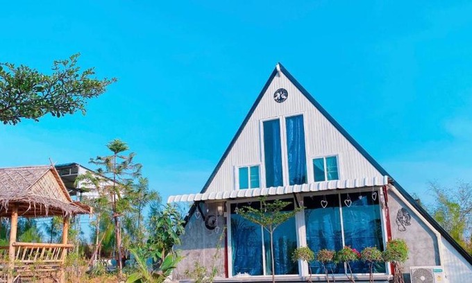 Wang Nam Khiao House | Discover Unique Holiday Homes in Thailand with Pet-Friendly Options