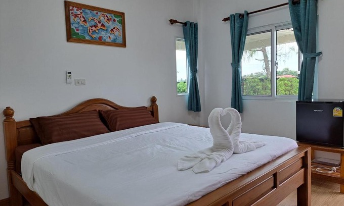 Nong Khai Resort | Discover Rueanjumpa Resort: Family-Friendly Retreat Awaits