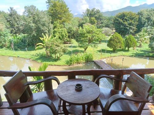 Pai House | Brook View Duplex: Pet & Child Friendly Retreat Awaits
