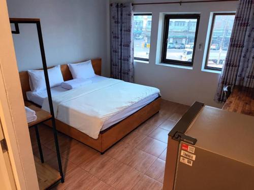 Tha Kham Hotel | Queen Hotel: Enjoy Family-Friendly Stay with Great Amenities