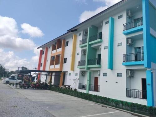 Narathiwat Hotel | Explore Comfort at โรงแรมนราพัตรา with Breakfast & Dining
