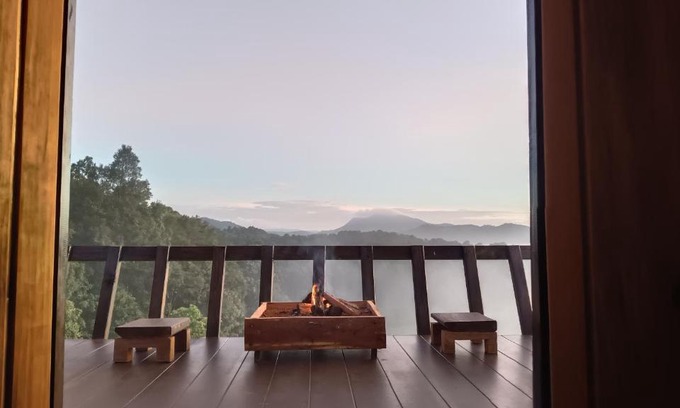 Mok Cham Pae House | Pet and Child Friendly Retreat at Nithisoonthon Farmstay