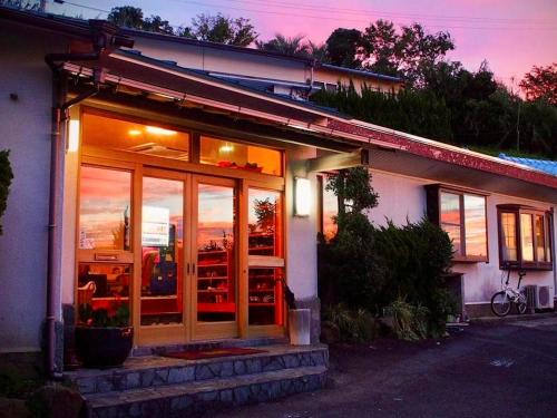 Tsubaki Onsen Hotel | Family-Ready Onsen Minpaku Bokkai with Relaxing Hot Tub