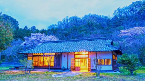 Imabari House | Exceptional しまなみ宿Gyoku with Oceanfront Views