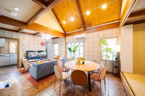 Beppu Apartment | Family-Friendly Getaway at ふくの宿 with Hot Tub Bliss