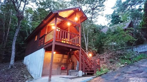Funai-gun Cabin | Cozy Rurikei Forest Cottage - Family-Friendly Retreat