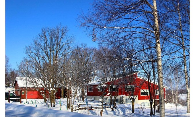 Biei Bed & Breakfast | Inviting Café Lodge Touch Wood - Guest Rated 9.3/10