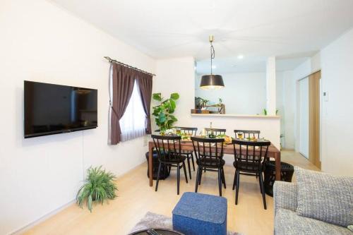 Gima Villa | Stylish 4LDK Home: Ideal for Family Gatherings!