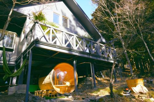 Oishi Apartment | Pet-Friendly Retreat with Sauna & BBQ at The No.10河口湖