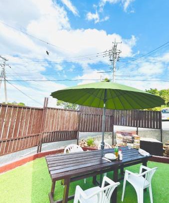 Hanagusuku Villa | Beachside Haven: ペンションはなはな with Ocean Views