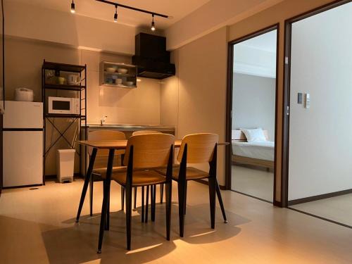 Maejima Apartment | Discover ホテルトーマス前島: Kid-Friendly Retreat Rated 9.5