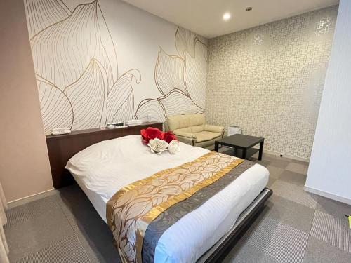 Aoba Ward Hotel | Elegant Hotel Lady - Guest Rated 9.5/10 for Excellence