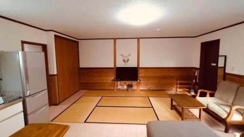 Nanseien Villa | Relaxing Villa Suite in Miyakojima with Hot Tub Access