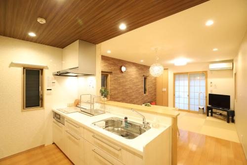 Arashiyama House | Relax at GuestHouse 嵯峨嵐山: Eco-Friendly Retreat