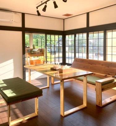 Oirase Keiryu Onsen Apartment | Discover 奥入瀬屋: Family Retreat with Kitchen Access