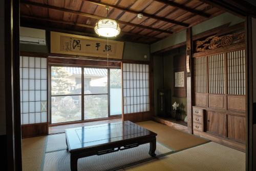 Shimosato House | Experience Showa Life at a Beachfront Traditional Home