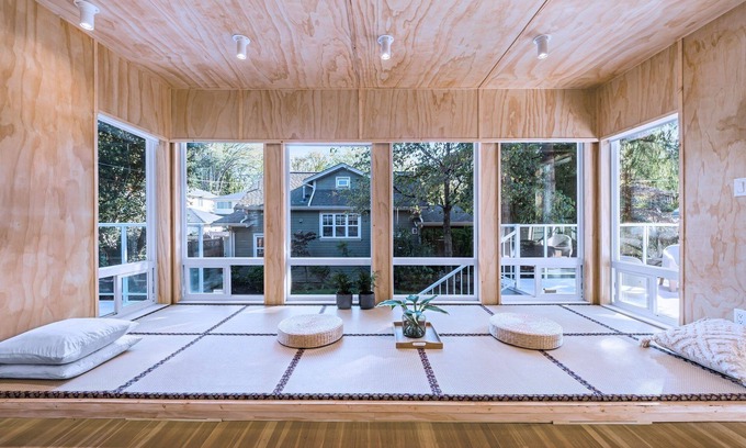 West Side House | Exceptional Three-tree Villa — Family-Friendly Retreat in Vancouver