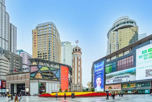 Jeifangbei Central Business District Hotel | Convenient City Hotel Near Chongqing Jiefangbei & Hongyadong