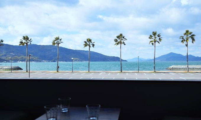 Kanoura House | Oceanfront Bliss at 伯方plus+: 10/10 Guest Rated Retreat