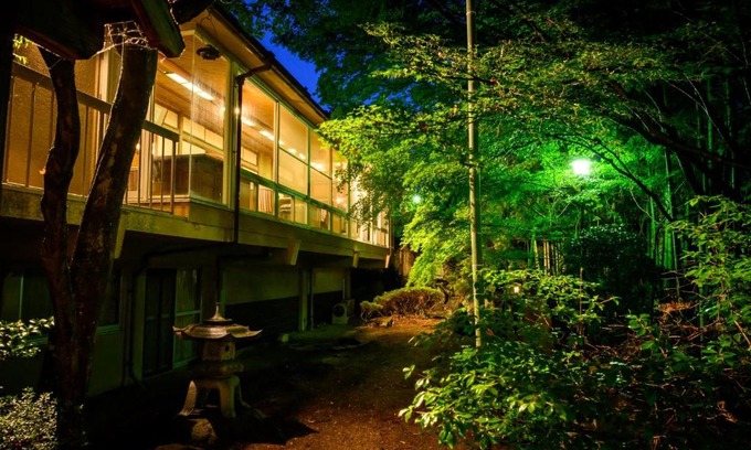 Naka Ward Villa | Experience Nature at 円山山荘 - A Tranquil 4-Star Retreat