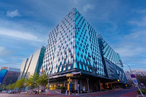 Xicheng Hotel | Experience Excellence at Le Joy Hotel - 5 Star Stay Awaits