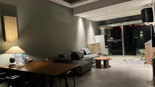 Liuqiu Bed & Breakfast | Elegant South Sea B&B with Oceanfront Views & Breakfast