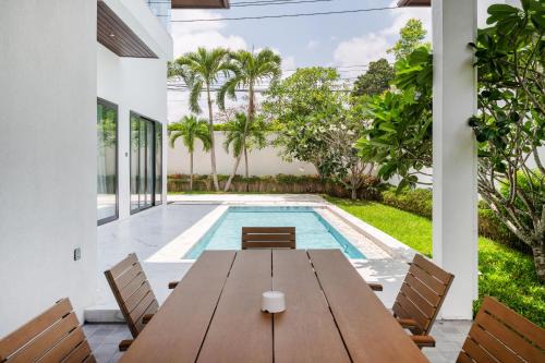 Huai Yai Villa | Family Villa with Private Pool & Breakfast - 5 Star Stay