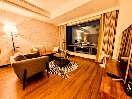 West District Apartment | Explore Taichung: 4-Star Hotel with Family-Friendly Amenities