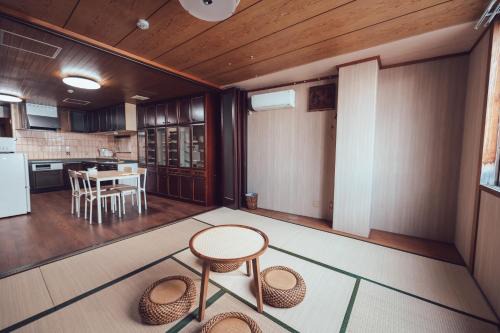 Higashisumiyoshi-ku Apartment | Budget-Friendly 唐風家 Near Subway with Family Amenities
