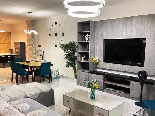 Kota Kinabalu Villa | Family-Friendly Stays at 嘉乐homes in a Perfect Location