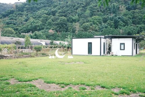 Puli Cabin | Relaxing Stay at 埔里柴居民宿: Pet & Child Friendly Retreat