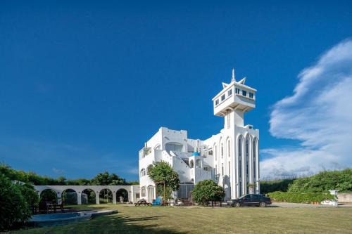 Baisha House | Discover Summer Bliss at The Clear Blue Land Hotel