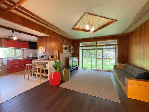 Furano House | Perfect Getaway for Families: BBQ, Theater Room & Karaoke