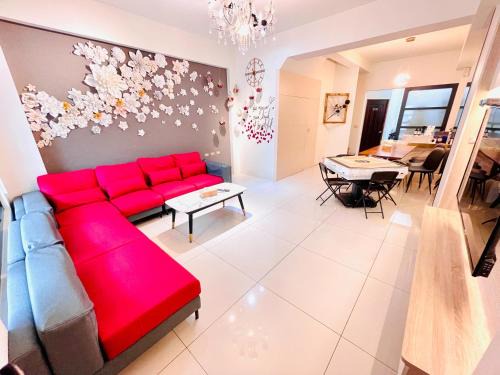 Anping House | Oceanfront Retreat at 安平六合居 上禾館 with Family-Friendly Amenities