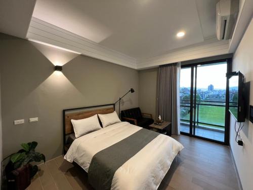Dongshan House | Delightful 宸村民宿: Rated 9/10 with Hot Tub Access