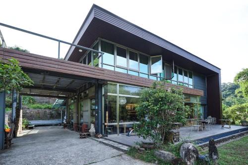 Shuangxi District Bed & Breakfast | Unforgettable Stay at 小鳥敲門 Bird Villa with Breakfast