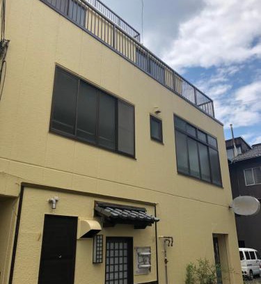 Onomichi House | Cozy Stay at 尾道ゲストハウス シータ村 with Hot Tub & Restaurant