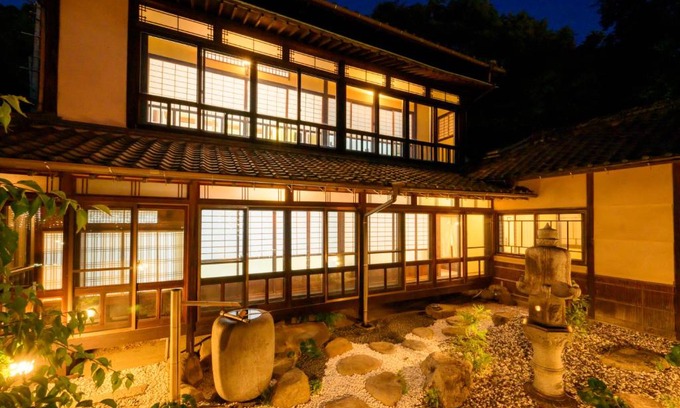 Onomichi Villa | Exclusive Onomichi Villa: A Unique Retreat for Families