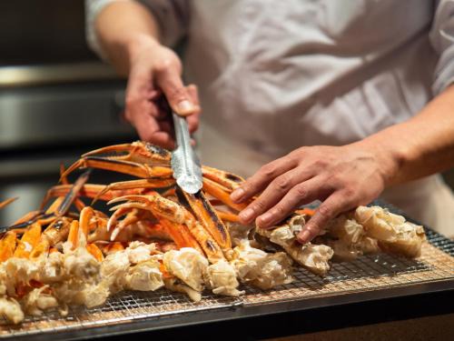 Kamikawa Hotel | Discover 層雲閣: Family-Friendly Retreat with Hot Tub