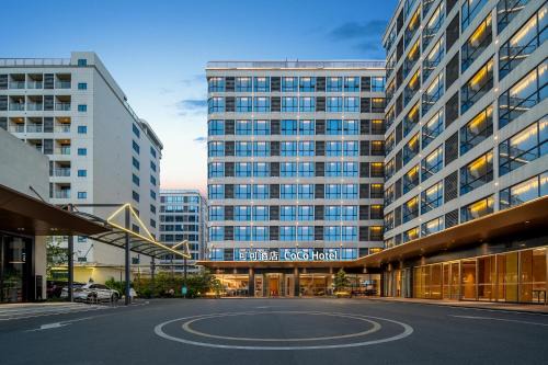 Huadu Hotel | Convenient 4-Star Stay at Guangzhou Baiyun Airport COCO Hotel